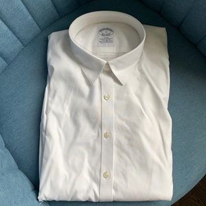 Women’s size 2 Brooks Brothers non-iron shirt